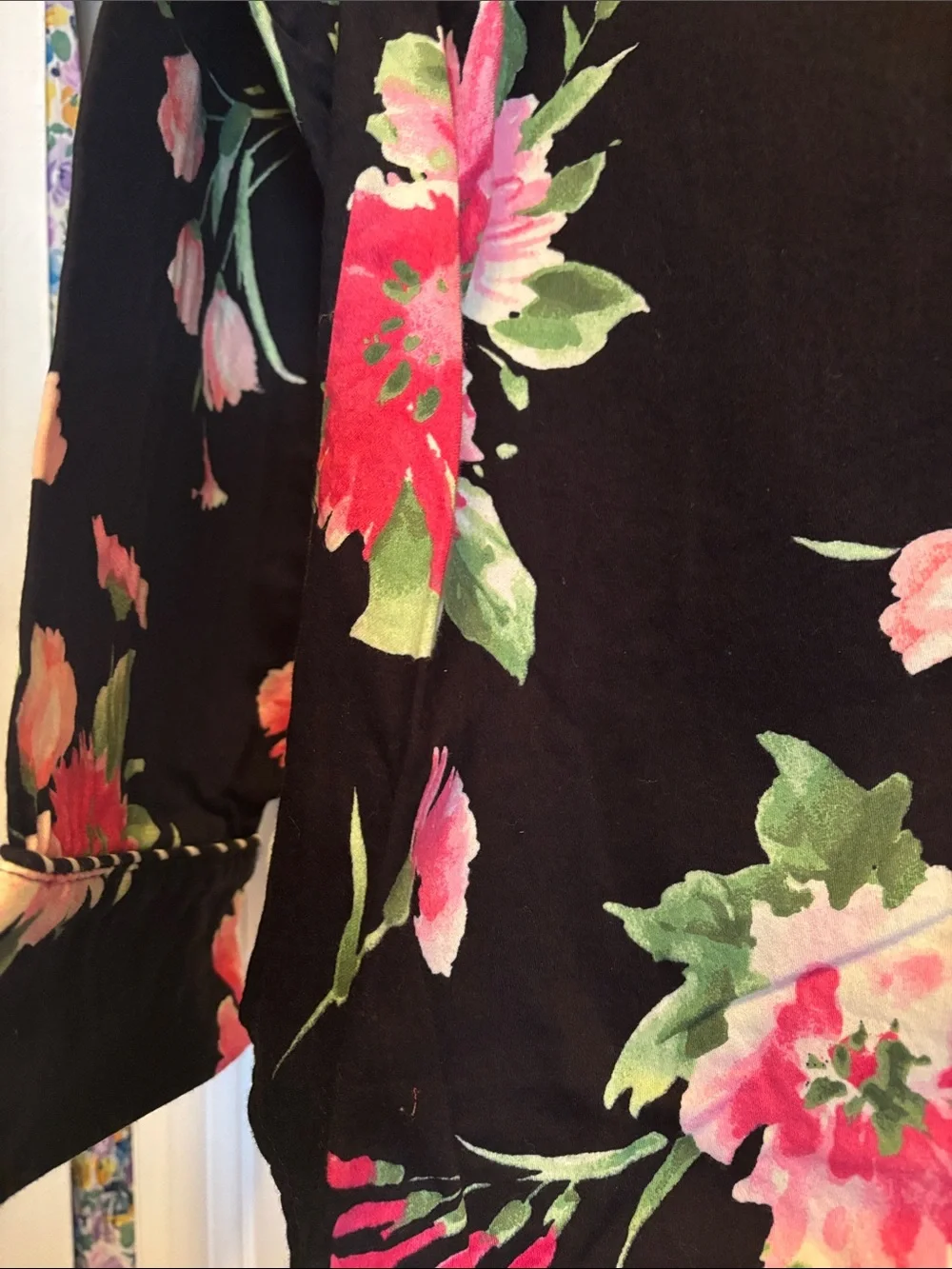 Gently used, CHAPS Women's Black Floral Pajamas 🌷